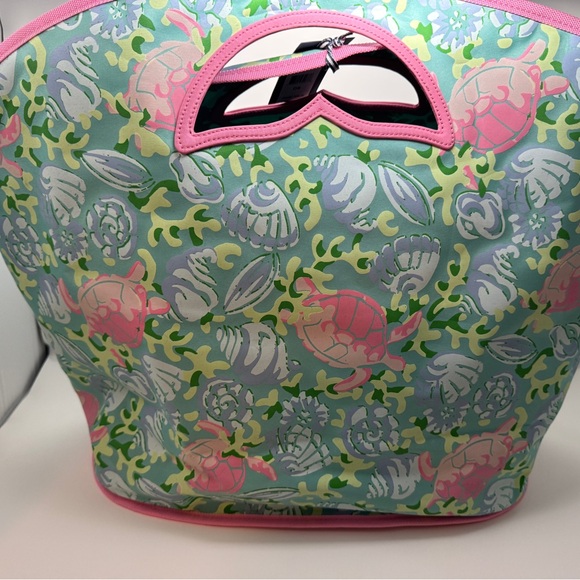 NWT Vineyard Vines Sea Turtle Tote with Pink Accents - Picture 7 of 7